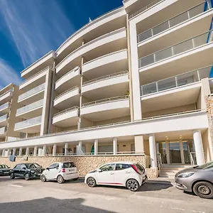 https://terrasse-vue-mer-5mn-monaco-parking-gratuit.fr-provencehotel.com