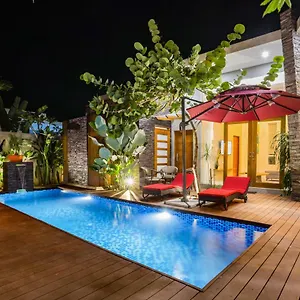 Maneh Langkawi - Private Pool بانتايْ تْشينانغ